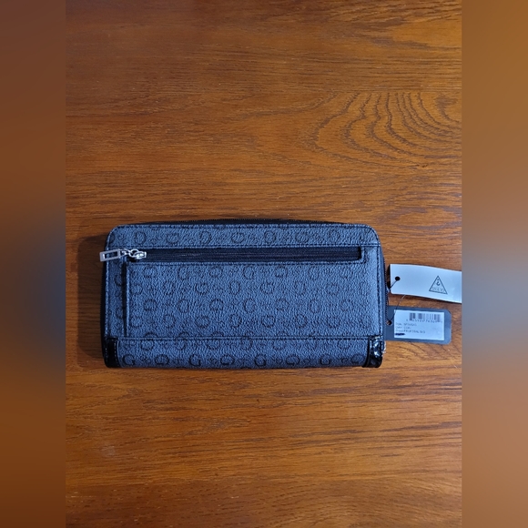 Guess Wallet - Picture 2 of 5